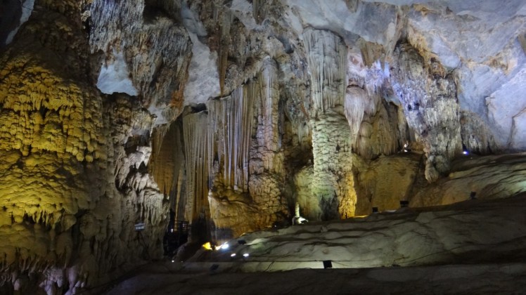 Vietnam 7 Phong Nha Mar 29-Apr 1 2016 - Paradise Cave - 3